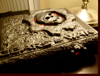 Illustration for article titled Someone's Dragon Collection Melted on this Gears of War Xbox 360